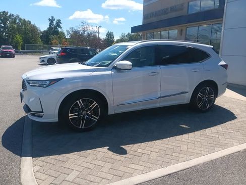 Used 2025 Acura MDX SH-AWD w/ Advance Package image 3