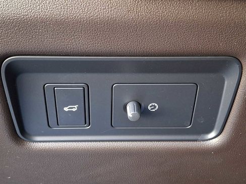 Used 2020 Land Rover Range Rover Sport HSE image 22