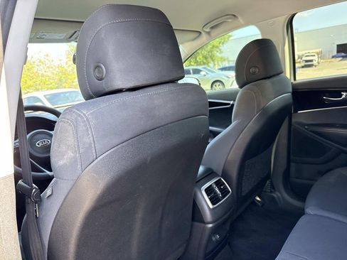 Used 2017 Kia Sorento L FWD image 14