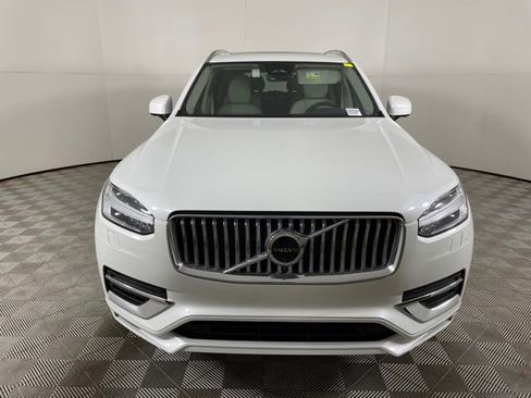 Used 2025 Volvo XC90 T8 Plus w/ Protection Package Premier AWD/4WD image 4