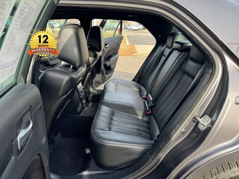 Used 2014 Chrysler 300 S image 9