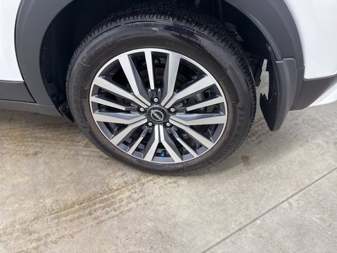 Used 2023 Nissan Kicks SV FWD image 10