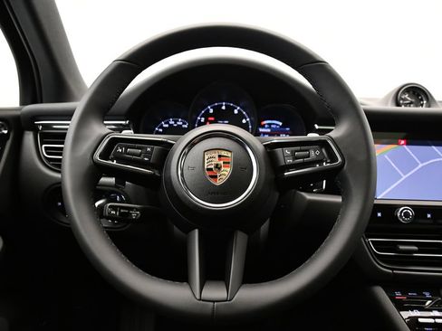 Certified 2025 Porsche Macan AWD/4WD image 27