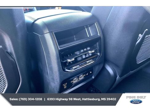 Used 2025 Jeep Grand Cherokee Limited w/ Black Appearance Package AWD/4WD image 25