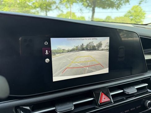 Certified 2025 Kia Niro EX FWD image 20
