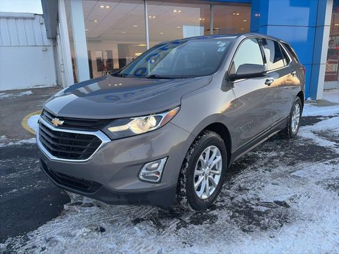 Used 2018 Chevrolet Equinox LT image 2