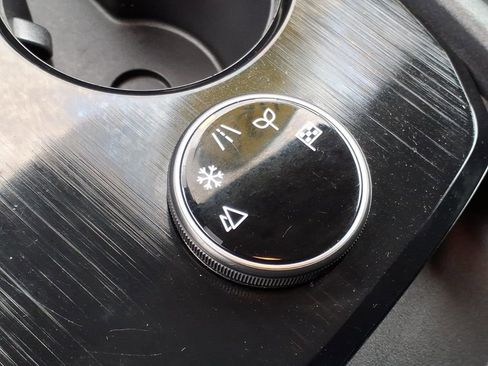 Used 2024 Nissan Rogue S image 13