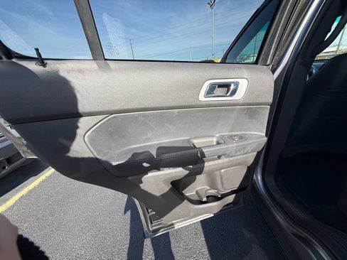 Used 2014 Ford Explorer Limited image 18