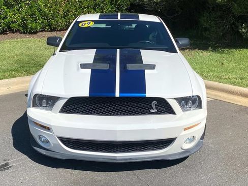 Used 2009 Ford Mustang Shelby GT500 RWD image 2