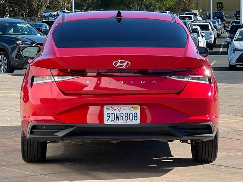 Used 2023 Hyundai Elantra SEL w/ Cargo Package image 5