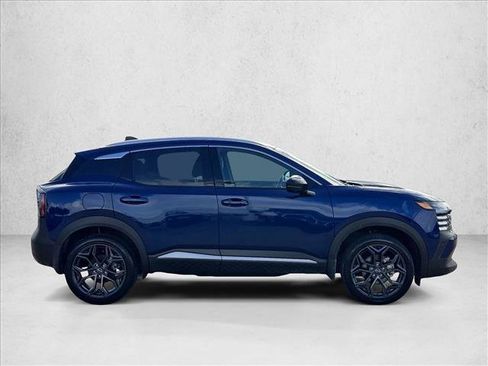 Used 2026 Nissan Kicks SR AWD/4WD image 4