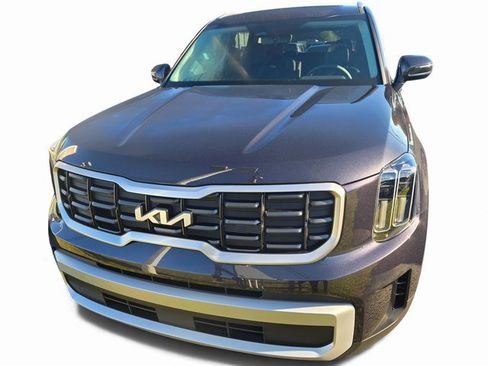 New 2025 Kia Telluride S image 9