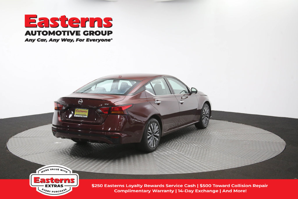 Used 2024 Nissan Altima 2.5 SV FWD image 43