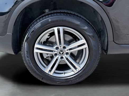 Used 2022 Mercedes-Benz GLC 300 w/ Premium Package Lite image 13