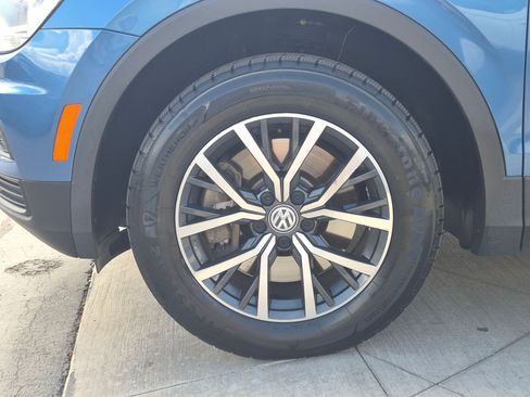 Used 2019 Volkswagen Tiguan SE w/ Panoramic Sunroof Package AWD/4WD image 12