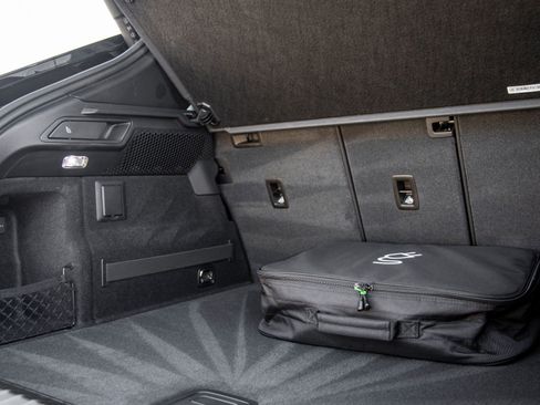 Used 2025 Porsche Macan Electric image 35