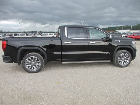 New 2026 GMC Sierra 1500 Denali w/ Denali Reserve Package AWD/4WD image 3