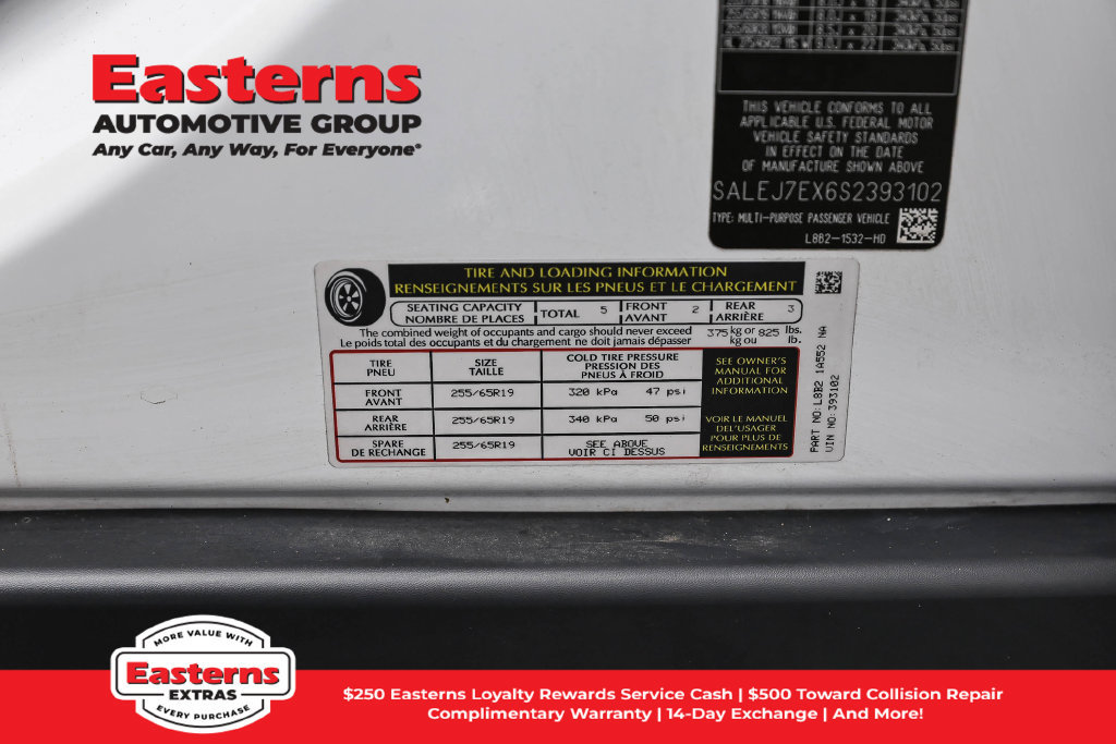 Used 2025 Land Rover Defender 110 S AWD/4WD image 32