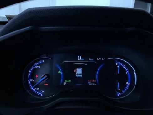 Certified 2025 Toyota RAV4 LE AWD/4WD image 30