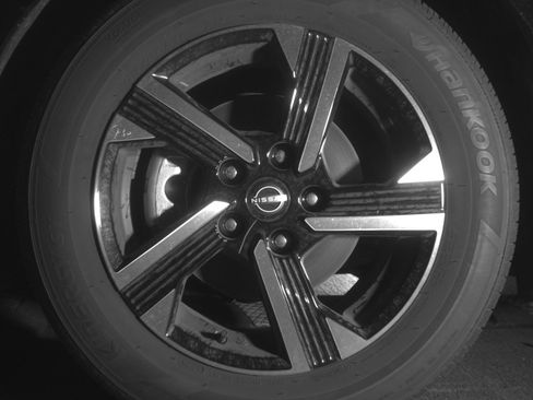 Used 2025 Nissan Sentra SV FWD image 12