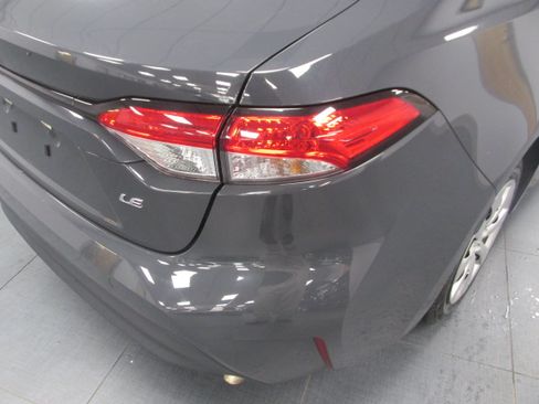 Used 2023 Toyota Corolla LE FWD image 11