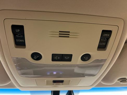 Used 2015 Lexus ES 350 w/ Premium Package image 29