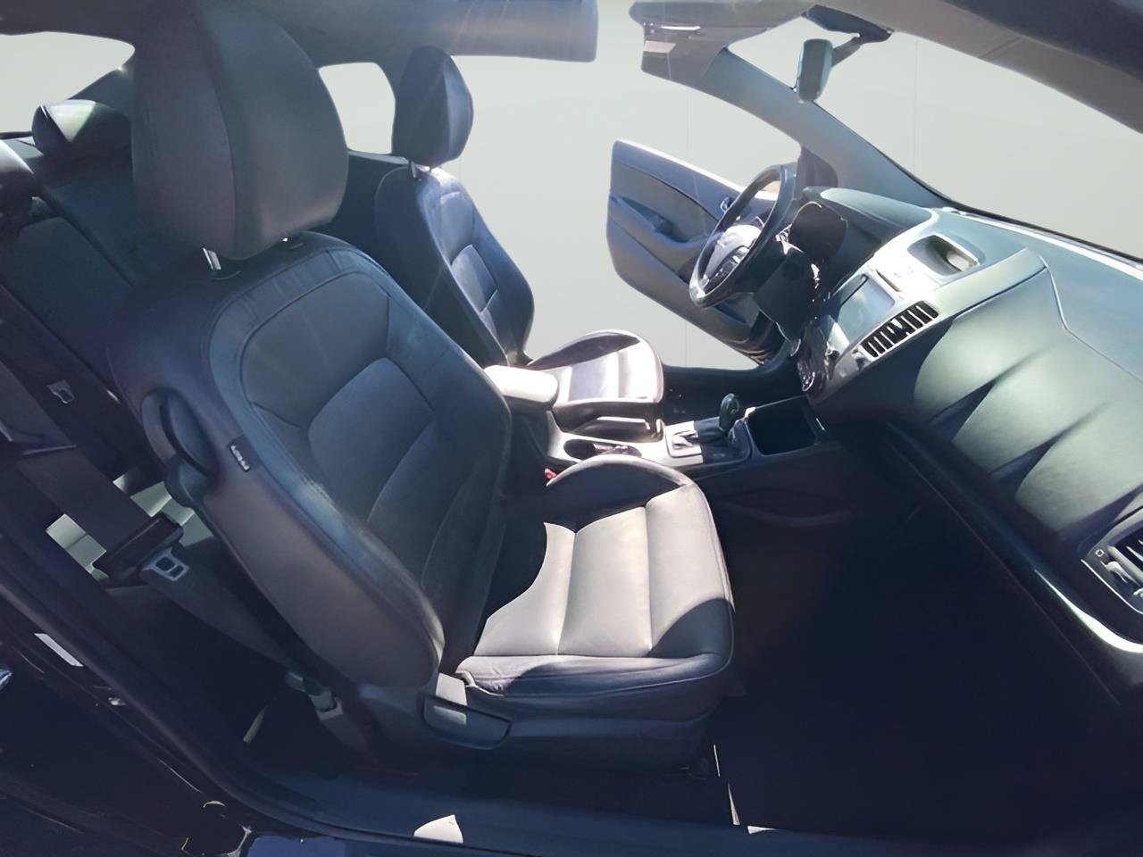 Used 2015 Kia Forte Koup EX w/ EX Premium Package FWD image 33