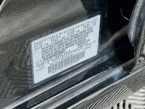 Used 2025 Nissan Versa SV image 12