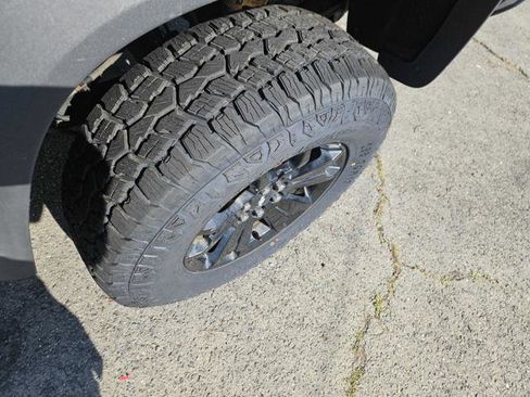 Used 2018 Chevrolet Colorado ZR2 w/ ZR2 Dusk Special Edition AWD/4WD image 2