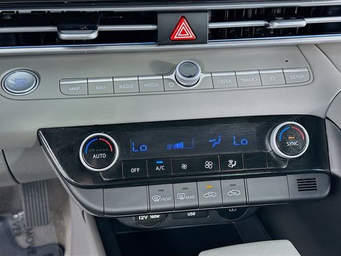 Certified 2024 Hyundai Elantra SEL FWD image 22