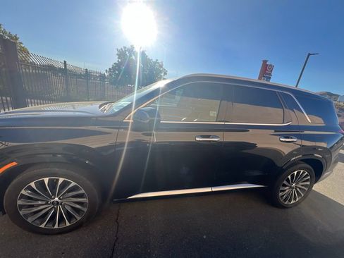 Used 2024 Hyundai Palisade Calligraphy AWD/4WD image 5