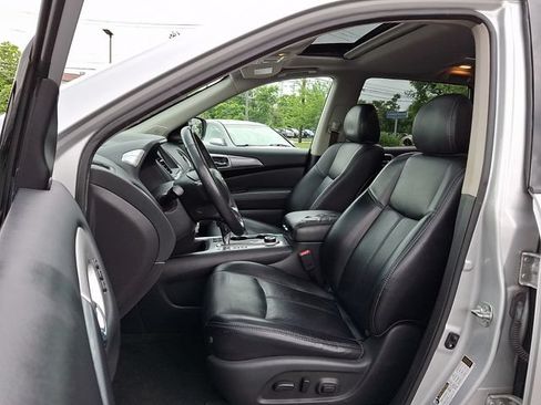 Used 2019 Nissan Pathfinder SL w/ SL Premium Package AWD/4WD image 14