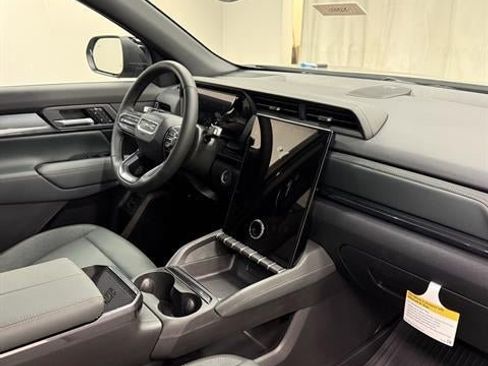 New 2026 GMC Terrain AT4 w/ Convenience Package III AWD/4WD image 16
