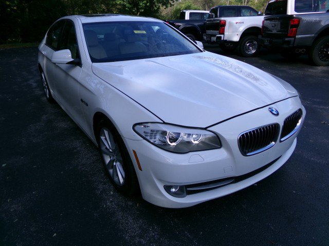 Used 2013 BMW 528i xDrive Sedan AWD/4WD image 2