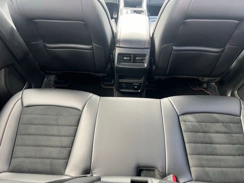 Used 2024 Ford Edge ST-Line image 11