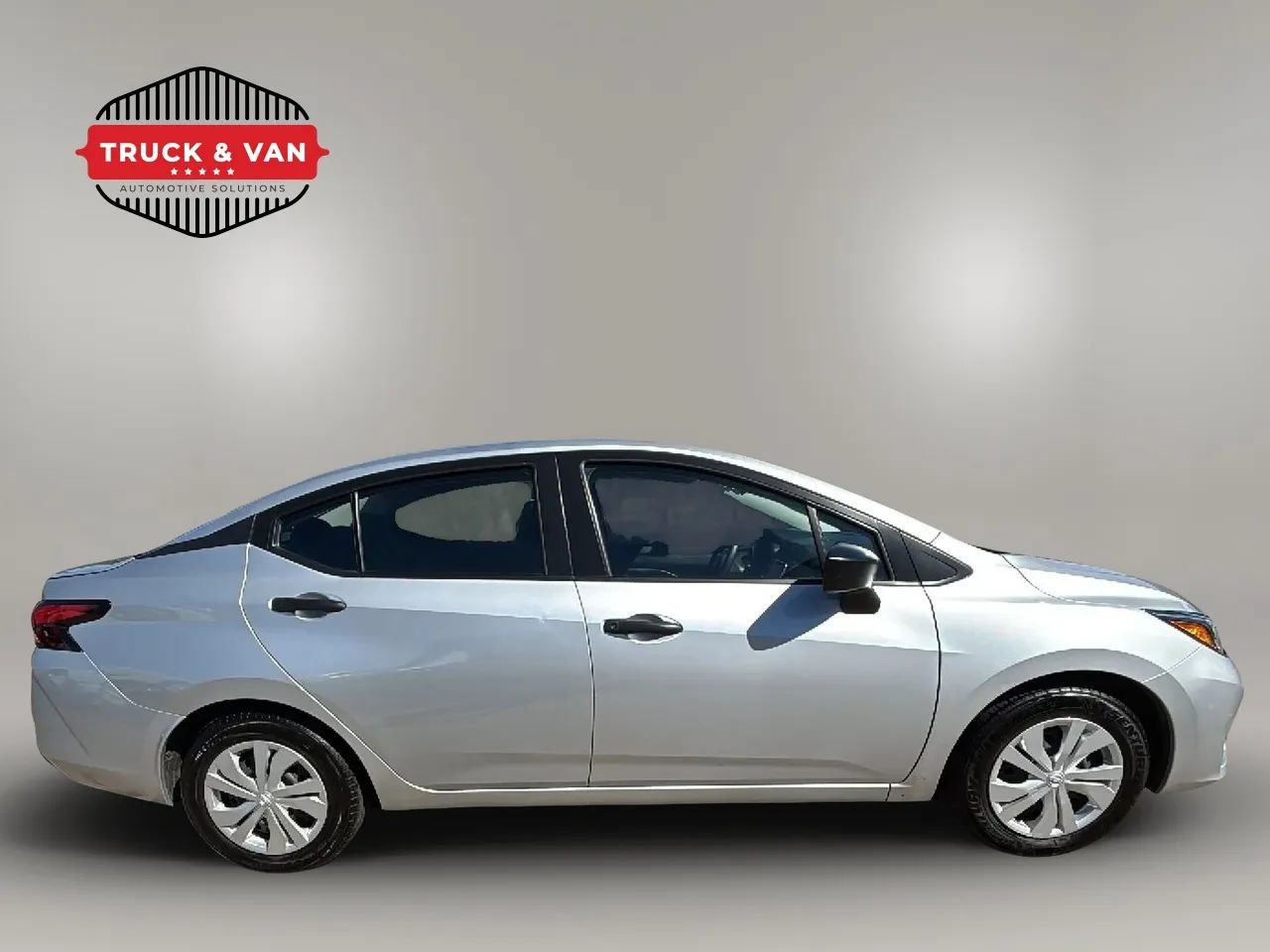 Used 2025 Nissan Versa S FWD image 6