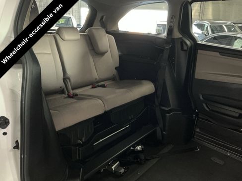 Used 2021 Honda Odyssey EX image 17
