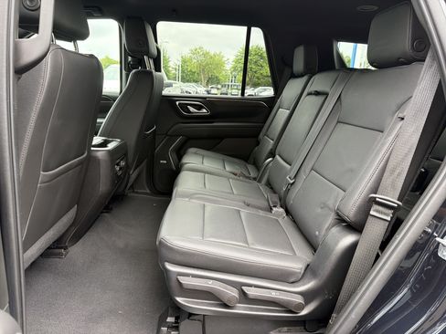 Used 2022 Chevrolet Tahoe Z71 w/ Z71 Off-Road Package AWD/4WD image 32