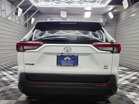 Used 2025 Toyota RAV4 LE AWD/4WD image 7
