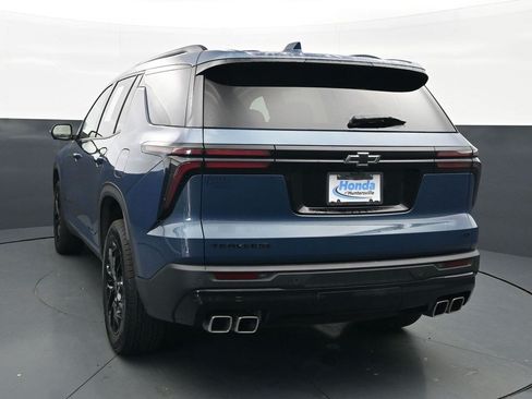 Used 2024 Chevrolet Traverse LT w/ Midnight/Sport Edition FWD image 5