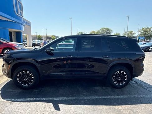 Used 2024 Chevrolet Traverse Z71 w/ LPO, Floor Liner Package AWD/4WD image 2