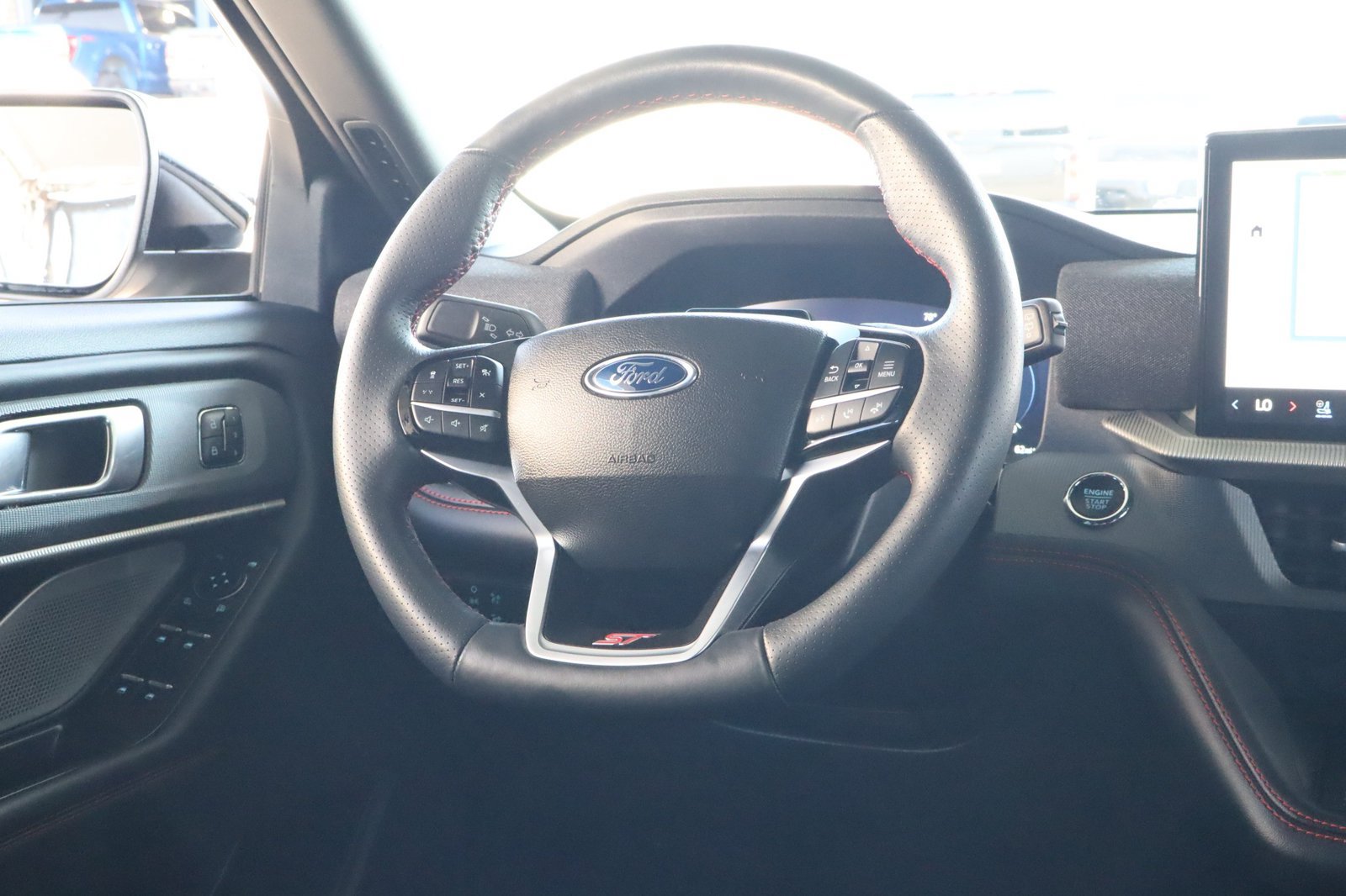 Used 2025 Ford Explorer ST RWD image 28