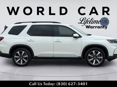 Used 2023 Honda Pilot Touring image 8