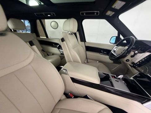 Used 2025 Land Rover Range Rover Long Wheelbase SE AWD/4WD image 46
