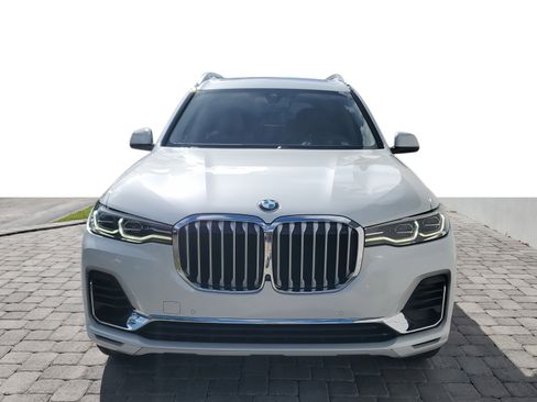 Used 2022 BMW X7 xDrive40i w/ Premium Package image 2