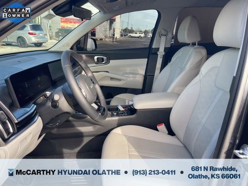 Used 2025 Kia Sorento S AWD/4WD image 4