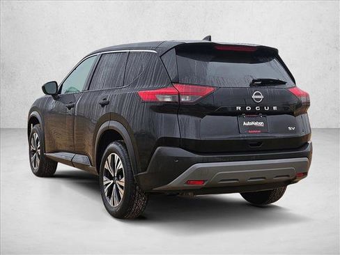 Used 2023 Nissan Rogue SV image 7
