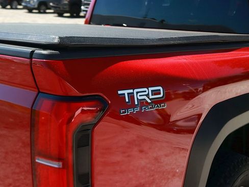 Used 2025 Toyota Tacoma TRD Off-Road AWD/4WD image 8