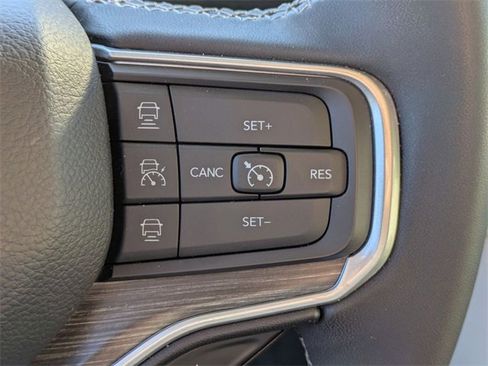 Used 2024 Jeep Wagoneer L Series II w/ Flexible Seating Group image 17