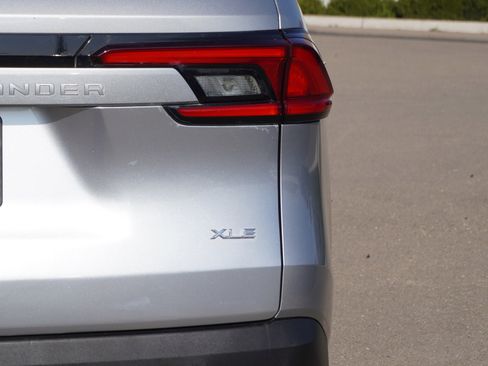 Used 2025 Toyota Grand Highlander XLE image 10